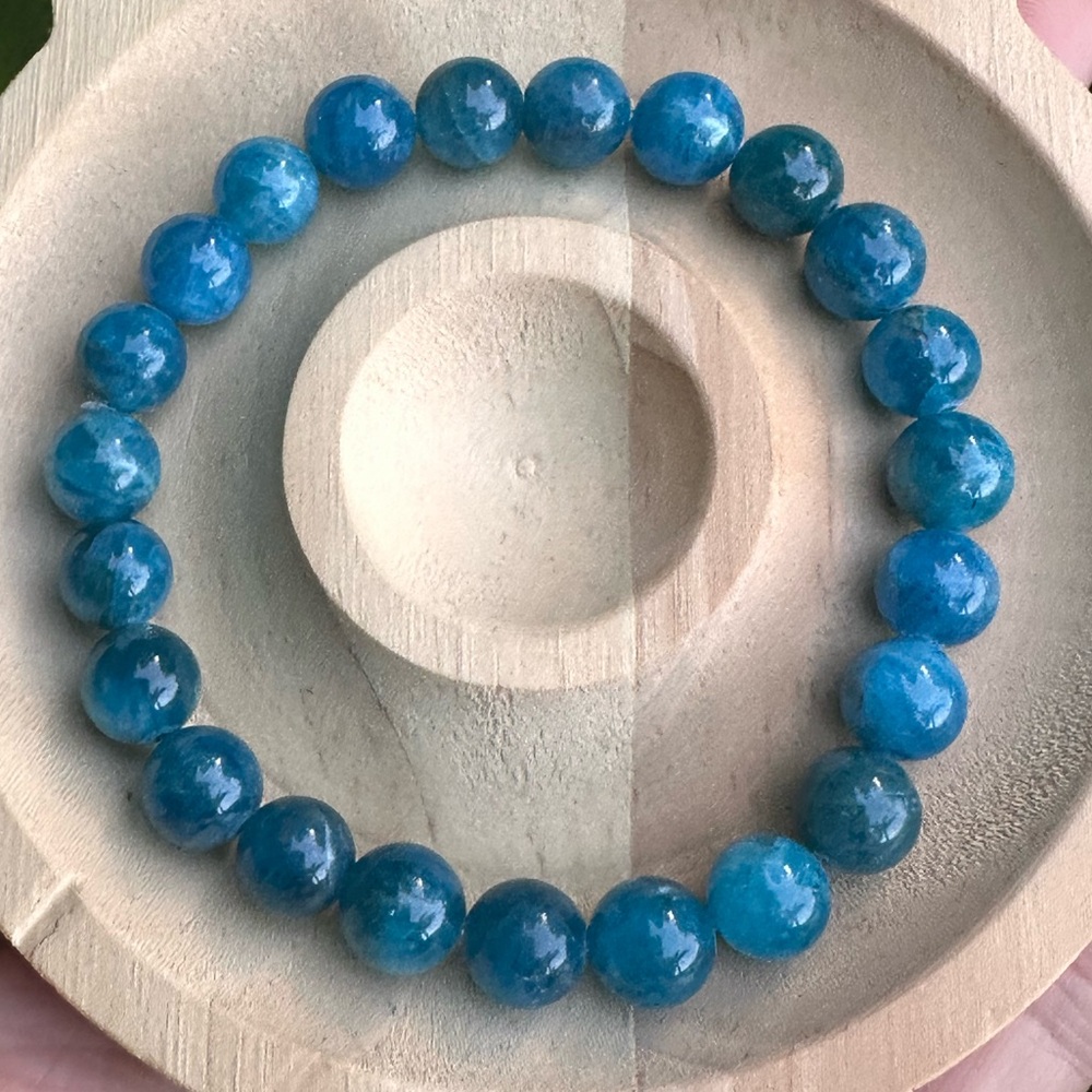 B67. 8mm AAA Natural Blue Apatite Round Gemstone Bracelet